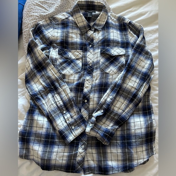 Forever 21 blue plaid button up - Picture 1 of 6